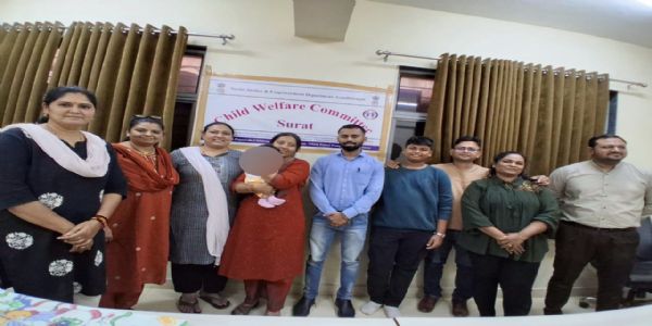 સુરતના અનાથ બે બાળકોને મળ્યો પરિવાર: જિલ્લા કલેકટર ડૉ.સૌરભ પારધીના હસ્તે અપાયો પ્રી-અડોપ્શન ફોસ્ટર કેર ઓર્ડર