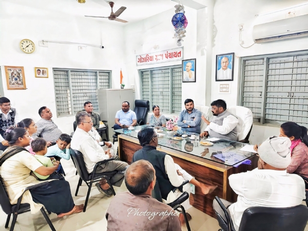 રાજ્યસભા સાંસદ મયંકભાઇ નાયકની ગોઝારિયા ગામે શુભેચ્છા મુલાકાત, સ્વચ્છતા માટે ટ્રેક્ટરની ફાળવણી