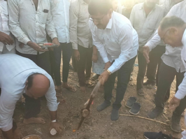 ધારીમાં વિકાસને વેગ: આંબરડી–ભરડ બ્રિજના રૂ. 13 કરોડના કામનું ખાતમુહૂર્ત ધારીમાં વિકાસને વેગ: આંબરડી–ભરડ બ્રિજના રૂ. 13 કરોડના કામનું ખાતમુહૂર્ત