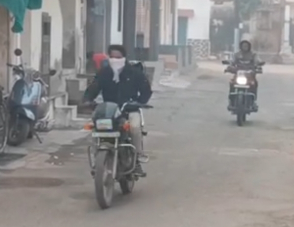 પાટણ જિલ્લામાં છેલ્લા બે દિવસથી ઉત્તર-પૂર્વીય પવનોના કારણે ઠંડીમાં નોંધપાત્ર વધારો પાટણ જિલ્લામાં છેલ્લા બે દિવસથી ઉત્તર-પૂર્વીય પવનોના કારણે ઠંડીમાં નોંધપાત્ર વધારો