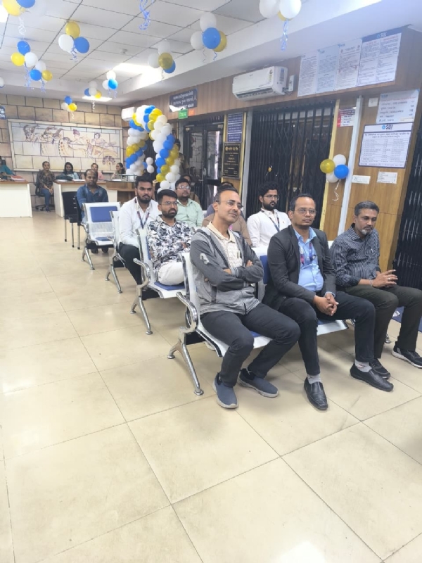 પોરબંદરમાં સ્ટેટ બેંક ઓફ ઈન્ડિયાની માણેકચોક શાખાના 101 વર્ષની ઉજવણી કરાઇ.