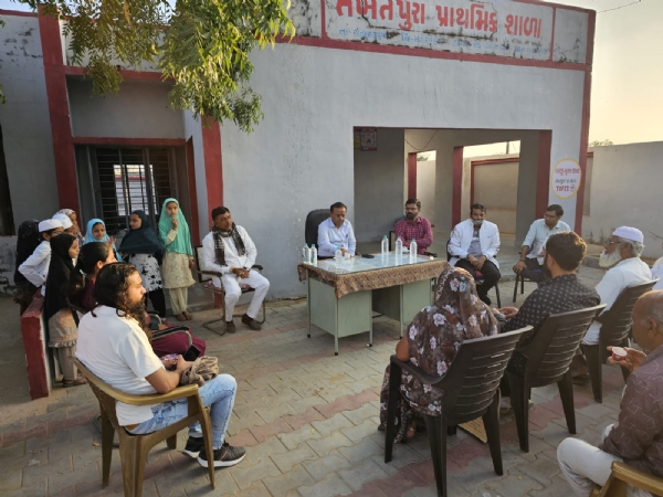 તખતપુરા ગામે જિલ્લા કલેક્ટર અધિકારીની મુલાકાત, ગામ રેકર્ડની ચકાસણી અને વિકાસ મુદ્દે ગ્રામજનો સાથે સંવાદ
