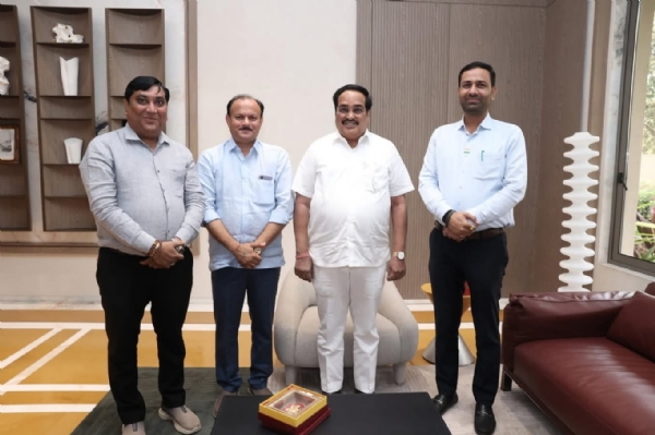 કેન્દ્રીય જળશક્તિ મંત્રી સી. આર. પાટીલના નિવાસ સ્થાને સૌજન્ય મુલાકાત