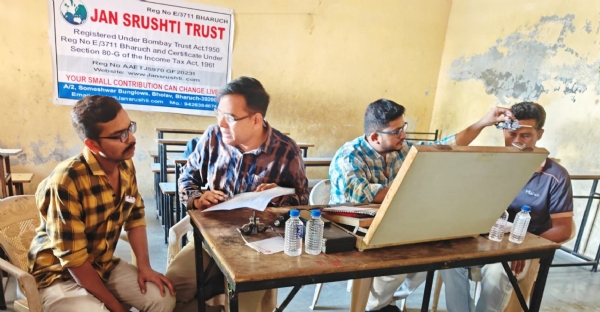 ભરૂચ બીએજેએ દ્વારા યોજાયેલ નિઃશુલ્ક આંખ નિદાન કેમ્પનો 321 દર્દી નારાયણે લાભ લીધો ભરૂચ બીએજેએ દ્વારા યોજાયેલ નિઃશુલ્ક આંખ નિદાન કેમ્પનો 321 દર્દી નારાયણે લાભ લીધો