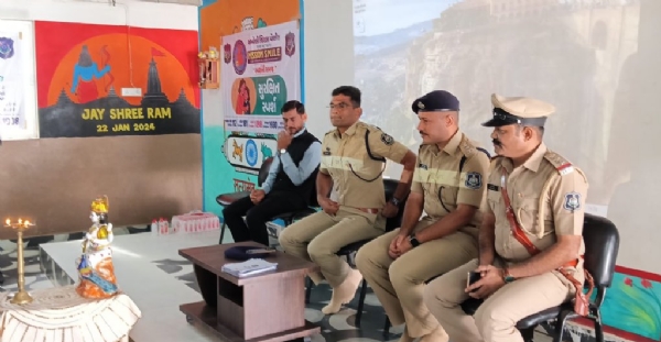 “MISSION SMILE” અંતર્ગત રાજુલાની આર.કે. સાયન્સ સ્કૂલમાં બાળકોને ગુડ ટચ–બેડ ટચની સમજ અપાઈ