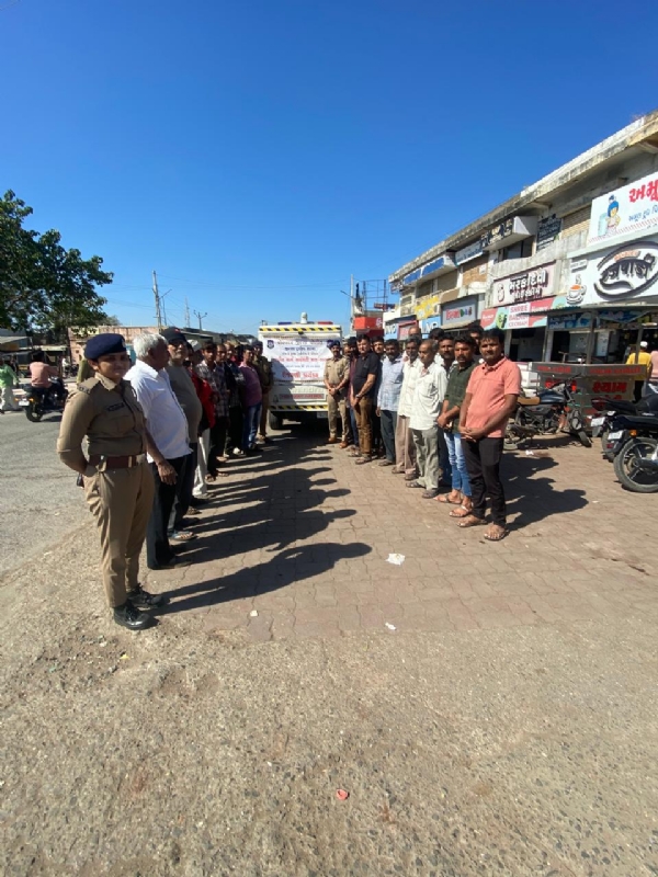 રાણાવાવ બસ સ્ટેશન ખાતે ટ્રાફિક જાગૃતિ કાર્યક્રમ યોજાયો.