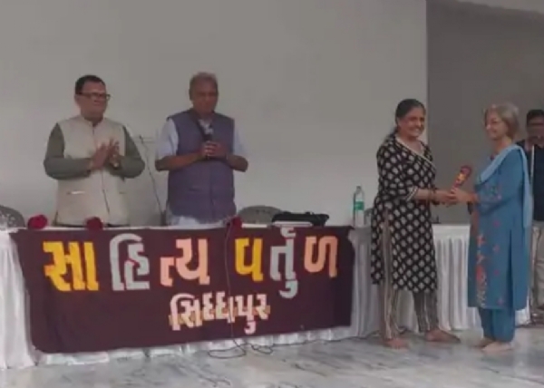 સિદ્ધપુરમાં સાહિત્ય વર્તુળ દ્વારા કવિ દરબારનું આયોજન કરવામાં આવ્યું