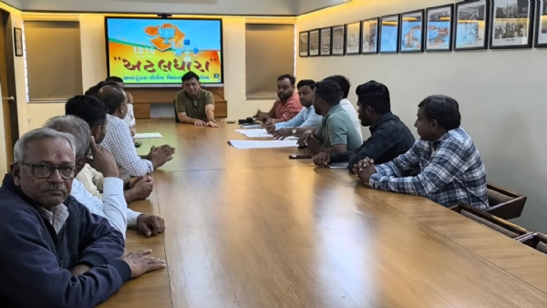 સાવરકુંડલાના અટલધારા કાર્યાલય ખાતે વિકાસલક્ષી યોજનાઓની સમીક્ષા બેઠક યોજાઈ સાવરકુંડલાના અટલધારા કાર્યાલય ખાતે વિકાસલક્ષી યોજનાઓની સમીક્ષા બેઠક યોજાઈ