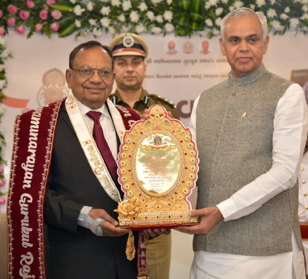 રાજ્યપાલ આચાર્ય દેવવ્રત