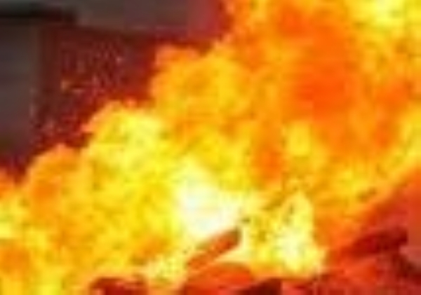 સાઉથ બોપલના ફટાકડા અને પતંગના સ્ટોલમાં આગ બાદ મોટો બ્લાસ્ટ