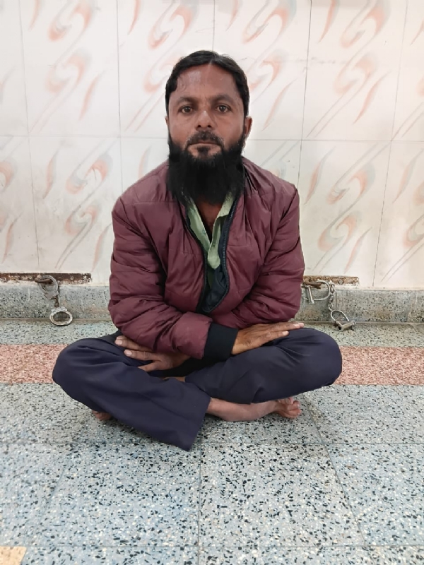 ધેડ પંથક માંથી હરતો- ફરતો બોગસ ડોકટર ઝડપાયો. ધેડ પંથક માંથી હરતો- ફરતો બોગસ ડોકટર ઝડપાયો.