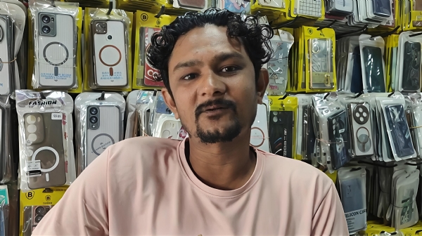 મહિલાઓમાં મોબાઈલ કવરનો કાર્ટૂન અને નવી ડિઝાઇનનો ક્રેઝ વધ્યો