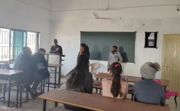 રાધનપુર કોલેજમાં ફિનિશિંગ સ્કૂલનો પ્રારંભ રાધનપુર કોલેજમાં ફિનિશિંગ સ્કૂલનો પ્રારંભ