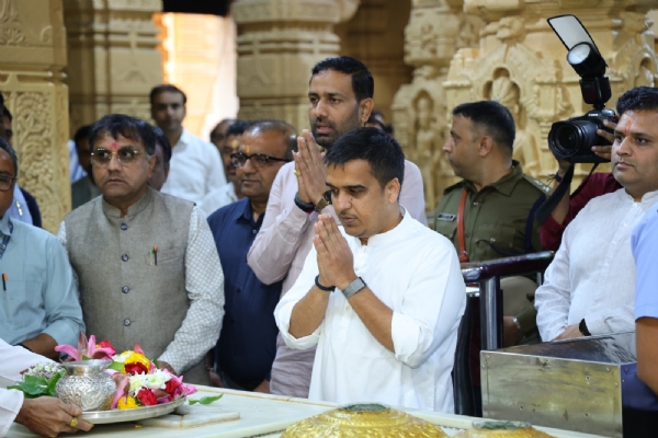 સોમનાથ મહાદેવના દર્શન કર્યા