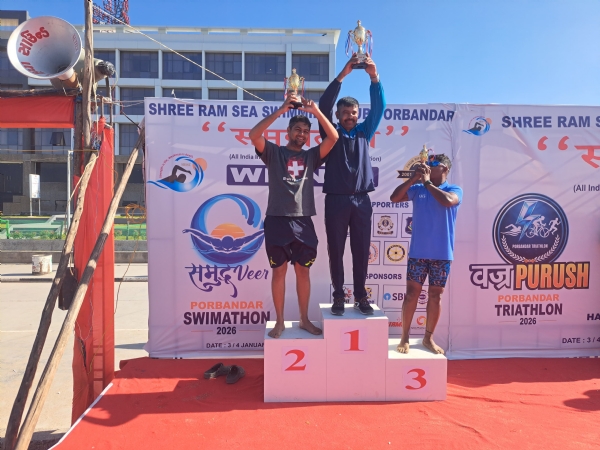 પોરબંદરમાં રાષ્ટ્રીયકક્ષાની સમુદ્રી તરણ સ્પર્ધા તથા ટ્રાએથલોન સમપ્પન.