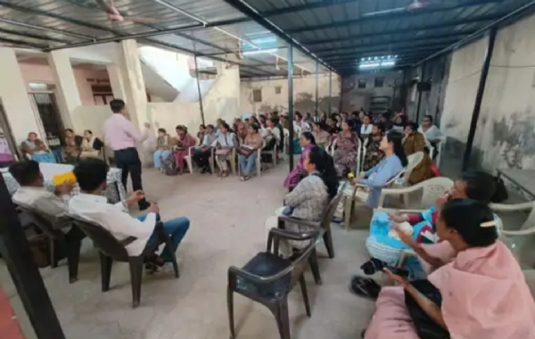 પાટણમા મહિલા મંડળ દ્વારા કન્યાઓ માટે માર્ગદર્શક કાર્યક્રમ