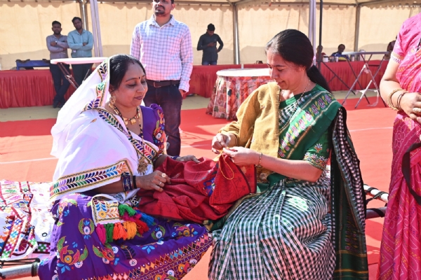 સ્વદેશીની સાથે મહિલા સશક્તીકરણને ઉજાગર કરતા સશક્ત નારી મેળા