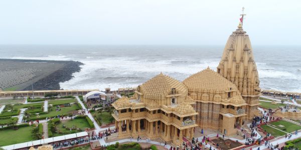 સોમનાથના આંગણે સ્વાભિમાન પર્વનો મંગલ પ્રારંભ,રાજકોટથી વિશેષ ટ્રેન દ્વારા સોમનાથ પહોંચ્યા હજારો શિવભક્તો