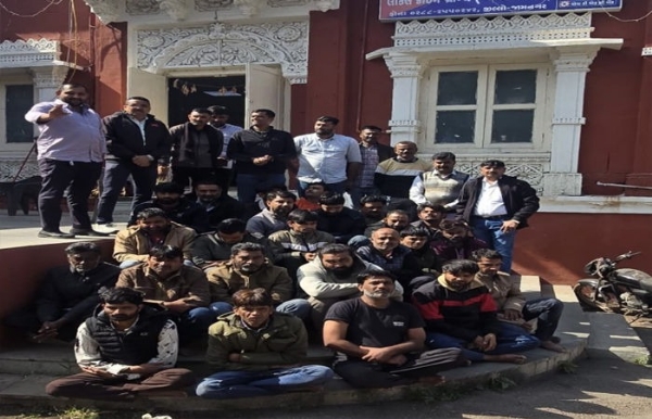 ઘોડિપાસાની કલબ ઝડપાઈ