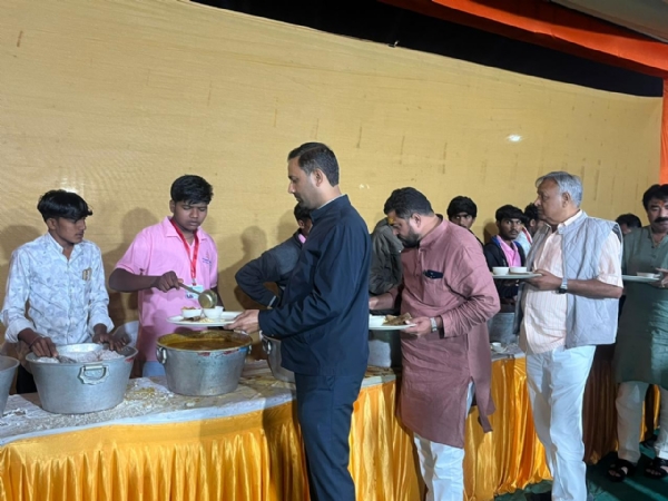 શ્રદ્ધાળુઓ માટે જિલ્લા વહીવટી તંત્ર દ્વારા ભંડારા શરૂ કરવામાં આવ્યા