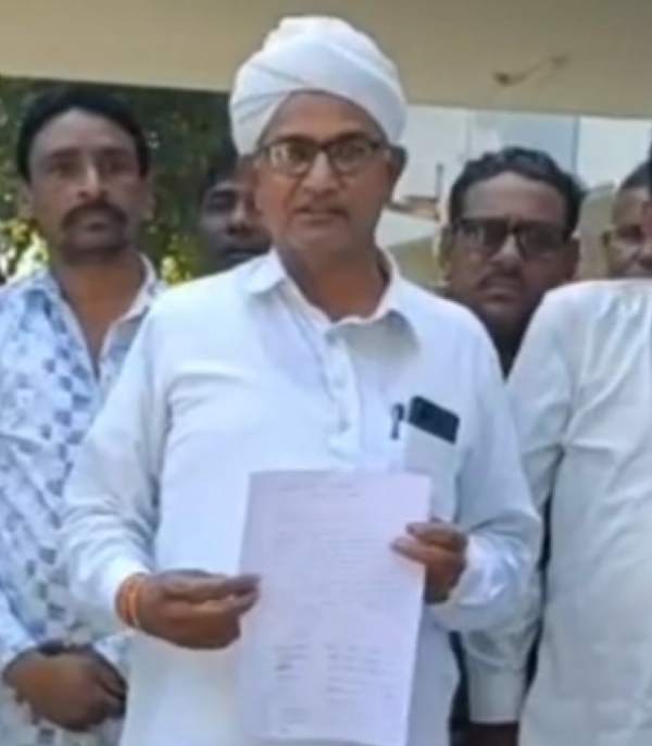 પાટણ જિલ્લામાં દારૂબંધીનો કડક અમલ માટે રાધનપુરના ધારાસભ્ય લવિંગજી ઠાકોરે જિલ્લા કલેક્ટર તથા પોલીસ અધિક્ષકને રજૂઆત કરી પાટણ જિલ્લામાં દારૂબંધીનો કડક અમલ માટે રાધનપુરના ધારાસભ્ય લવિંગજી ઠાકોરે જિલ્લા કલેક્ટર તથા પોલીસ અધિક્ષકને રજૂઆત કરી