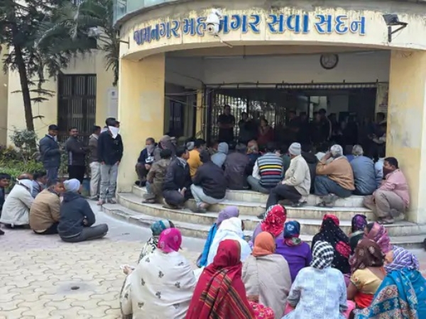 કોર્પોરેશનમાં રહેવાસીઓના ધરણાં