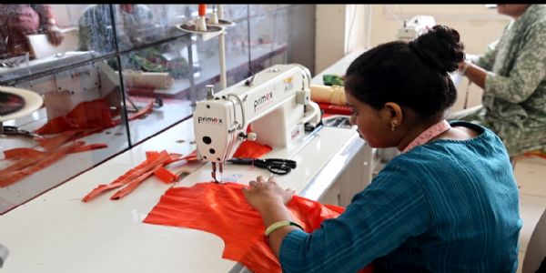 સોમનાથની પાવન ભૂમિ પરથી આસ્થા અને સ્ત્રી સશક્તિકરણ ના સંગમથી એક નવો અધ્યાય લખાયો; વસ્ત્ર પ્રસાદની પહેલથી સોમનાથની અનેક સ્થાનિક મહિલાઓ બની લખપતિ દીદી