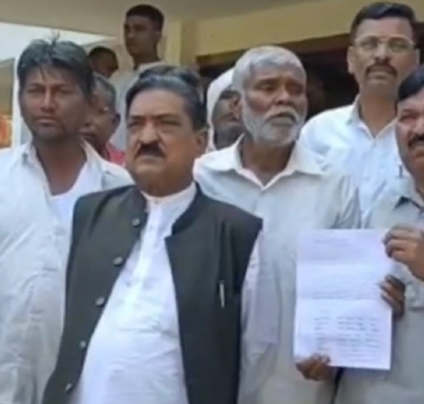 પાટણ જિલ્લામાં દારૂબંધીનો કડક અમલ માટે રાધનપુરના ધારાસભ્ય લવિંગજી ઠાકોરે જિલ્લા કલેક્ટર તથા પોલીસ અધિક્ષકને રજૂઆત કરી પાટણ જિલ્લામાં દારૂબંધીનો કડક અમલ માટે રાધનપુરના ધારાસભ્ય લવિંગજી ઠાકોરે જિલ્લા કલેક્ટર તથા પોલીસ અધિક્ષકને રજૂઆત કરી