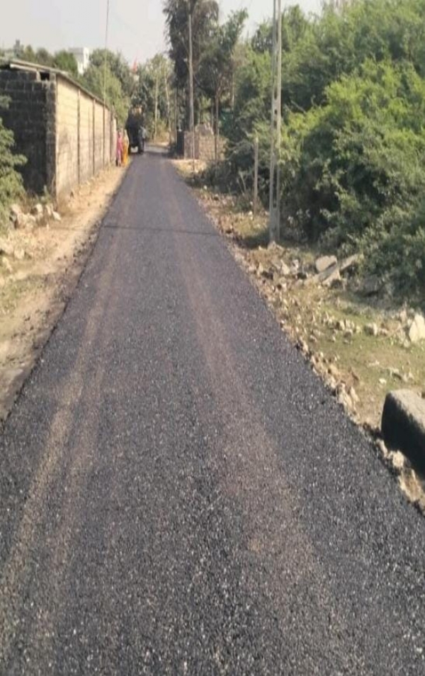 ધામળેજ બંદર એપ્રોચ રોડને ડામરથી મઢવામાં આવ્યો