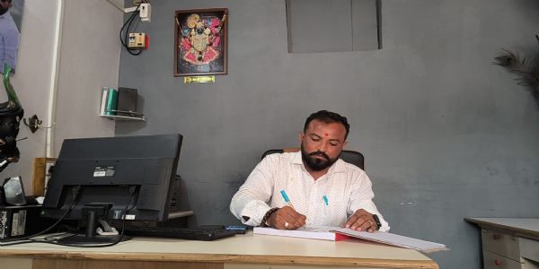 સોનપરી ગામમાં યુવા સરપંચની અનોખી પહેલ, ગ્રામજનોને આજીવન મફત ઝેરોક્ષ અને ઓનલાઈન ફોર્મની સુવિધા