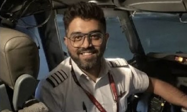 કેપ્ટન સ્મિત મછાર-ફોટો સોર્સ ઈંટરનેટ