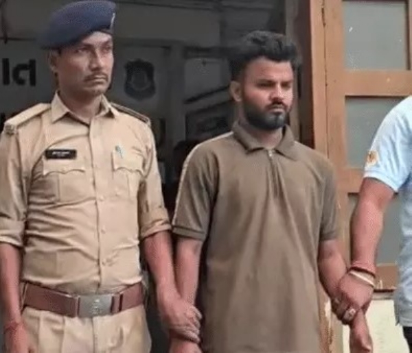 Delivery boy arrested for molesting 16-year-old school going girl in Ramol