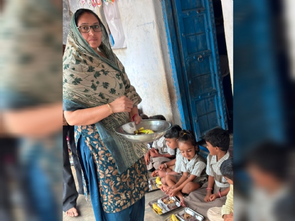 આંગણવાડીના ભૂલકા સાથે ઉજવણી