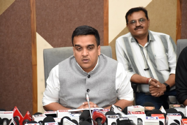 1,600 extra buses for passenger