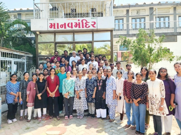 સાવરકુંડલાના માનવ મંદિરમાં સર્વરોગ નિદાન કેમ્પનું આયોજન, નેત્ર ચિકિત્સા ટ્રસ્ટ આયુર્વેદિક હોસ્પિટલ અમરેલીના તબીબોએ આપી ઉપસ્થિતિ સાવરકુંડલાના માનવ મંદિરમાં સર્વરોગ નિદાન કેમ્પનું આયોજન, નેત્ર ચિકિત્સા ટ્રસ્ટ આયુર્વેદિક હોસ્પિટલ અમરેલીના તબીબોએ આપી ઉપસ્થિતિ