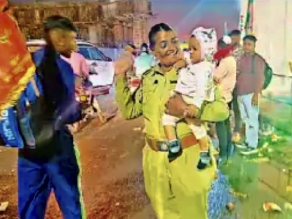 મહિલા પોલીસ મહિલા પોલીસ