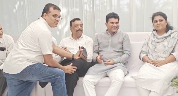 અમરેલીના કોંગ્રેસના દિગ્ગજ નેતા વીરજીભાઈ ઠુંમરને ઈસુદાન ગઢવીએ શ્રદ્ધાંજલિ અર્પણ કરી, પરિવારને પાઠવી સાંત્વના અમરેલીના કોંગ્રેસના દિગ્ગજ નેતા વીરજીભાઈ ઠુંમરને ઈસુદાન ગઢવીએ શ્રદ્ધાંજલિ અર્પણ કરી, પરિવારને પાઠવી સાંત્વના
