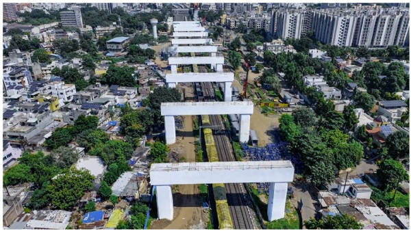 વડોદરામાં રાજધાની રેલમાર્ગ ઉપર તમામ 14 પોર્ટલ બીમનું નિર્માણ