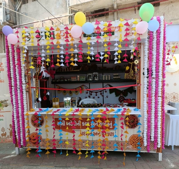 ઉના અને કોડિનાર બસ સ્ટેશન ખાતે