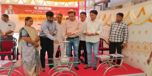 વેરાવળ એસ.ટી.ડેપો ખાતે ગ્રામ હાટનું લોકાર્પણ કરતા રાજ્યસભાના સાંસદ માનસિંહ પરમાર