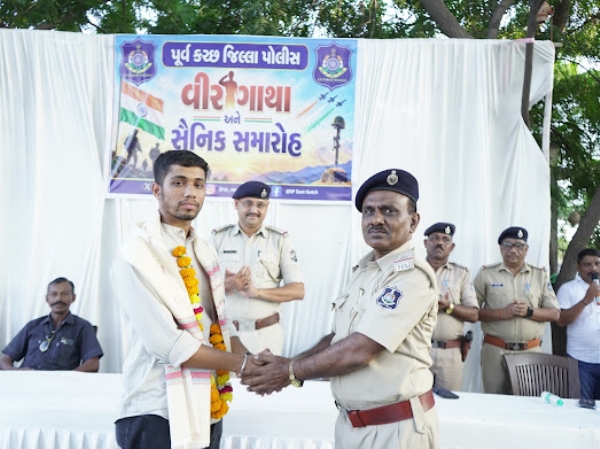 ભચાઉમાં ‘વીરગાથા અને સૈનિક સન્માન’ કાર્યક્રમ યોજાયો