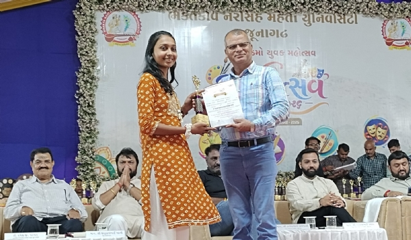 ભક્ત કવિ નરસિંહ મહેતા યુનિવર્સિટી ખાતે આઠમા યુવક મહોત્સવ સમાપન