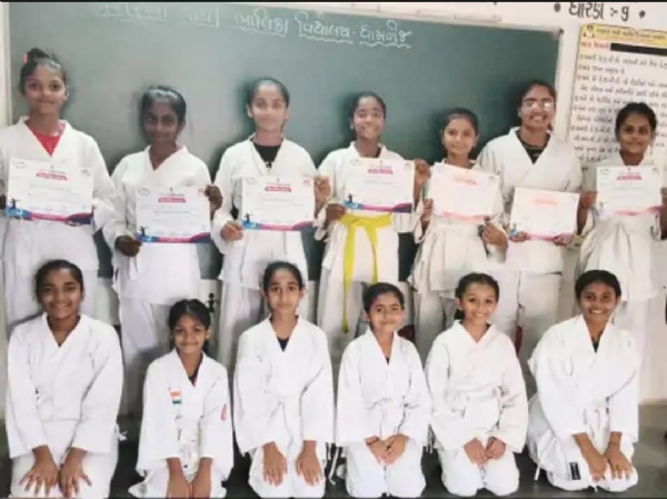 ધામળેજ KGBVની 7 દીકરીઓએ ટેકવિન્ડો સ્પર્ધામાં