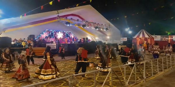 ભરૂચમાં રિધમ ગ્રુપના નવરાત્રી મહોત્સવના બીજા નોરતે ખેલૈયાઓનો ઉત્સાહ છલકાયો