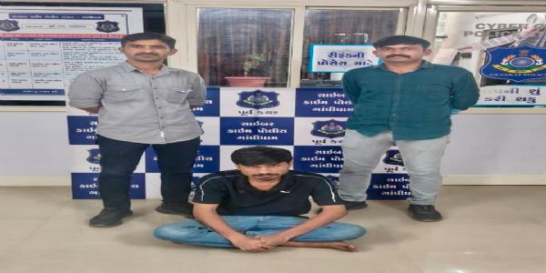 રૂ.265 કરોડના મ્યુલ એકાઉન્ટ કેસમાં ‘મિશન ફ્યુજિટિવ’ હેઠળ રાપરનો આરોપી ઝડપાયો