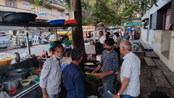પોરબંદર  મહાનગરપાલિકાની  ફૂડ  સેફટી  શાખા દ્વારા   ફૂડ  સેફ્ટીના  નિયમોના  ભંગ  બદલ  7  એકમોને કુલ દંડ કરાયો.