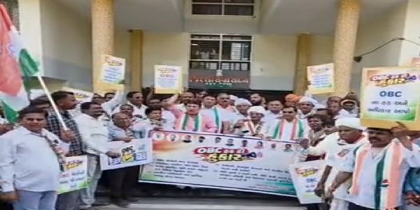 ઓબીસીનું અલગ કોલમ રદ કરવાના વિરોધમાં પાટણમાં કોંગ્રેસની વિશાળ રેલી, કલેક્ટરને આવેદનપત્ર પાઠવ્યું