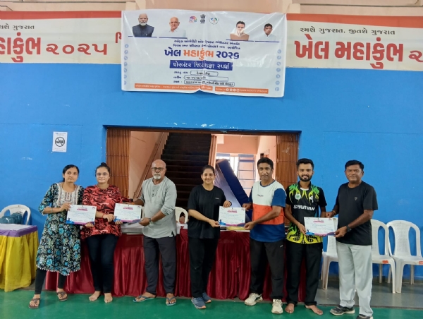 પોરબંદર  મહાનગરપાલિકા  કક્ષાએ  ખેલ  મહાકુંભ  અંતર્ગત   ટેબલ  ટેનિસ  સ્પર્ધા  યોજાઈ.