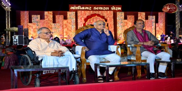 પરંપરાગત ગરબાની ગરિમા અને ગુજરાતી સંસ્કૃતિના રંગે રંગાયું કલ્ચરલનું આંગણું : મુખ્યમંત્રી ભૂપેન્દ્ર પટેલે માણ્યા ગરબા