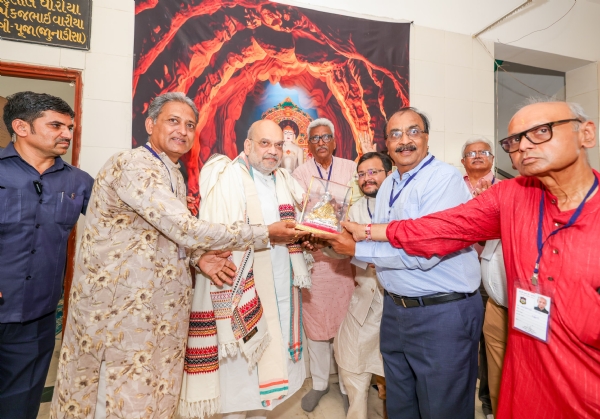 અમદાવાદ ખાતે જૈનાચાર્ય ભગવંતોનાં દર્શન